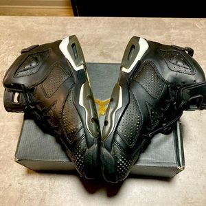 Retro 6 “Black Cat”